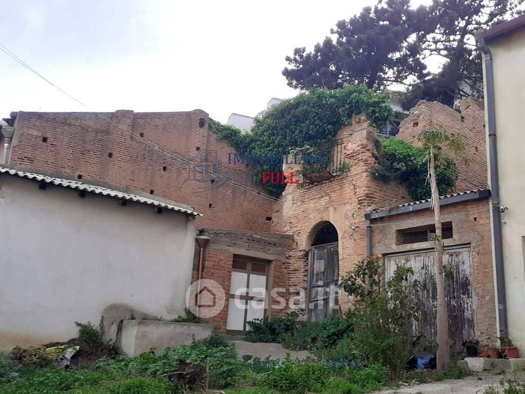 Casa Bi/Trifamiliare in Vendita in Via Torrente Papardo a Messina