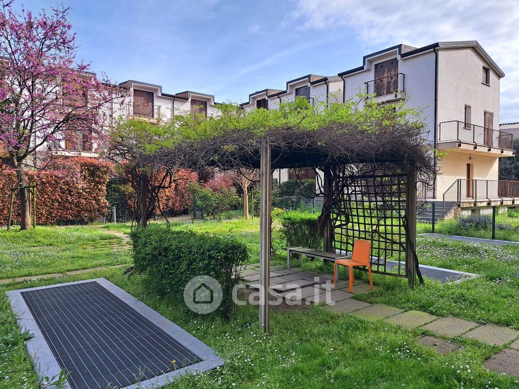 Appartamento in Affitto in Via Rutilia 22 a Milano
