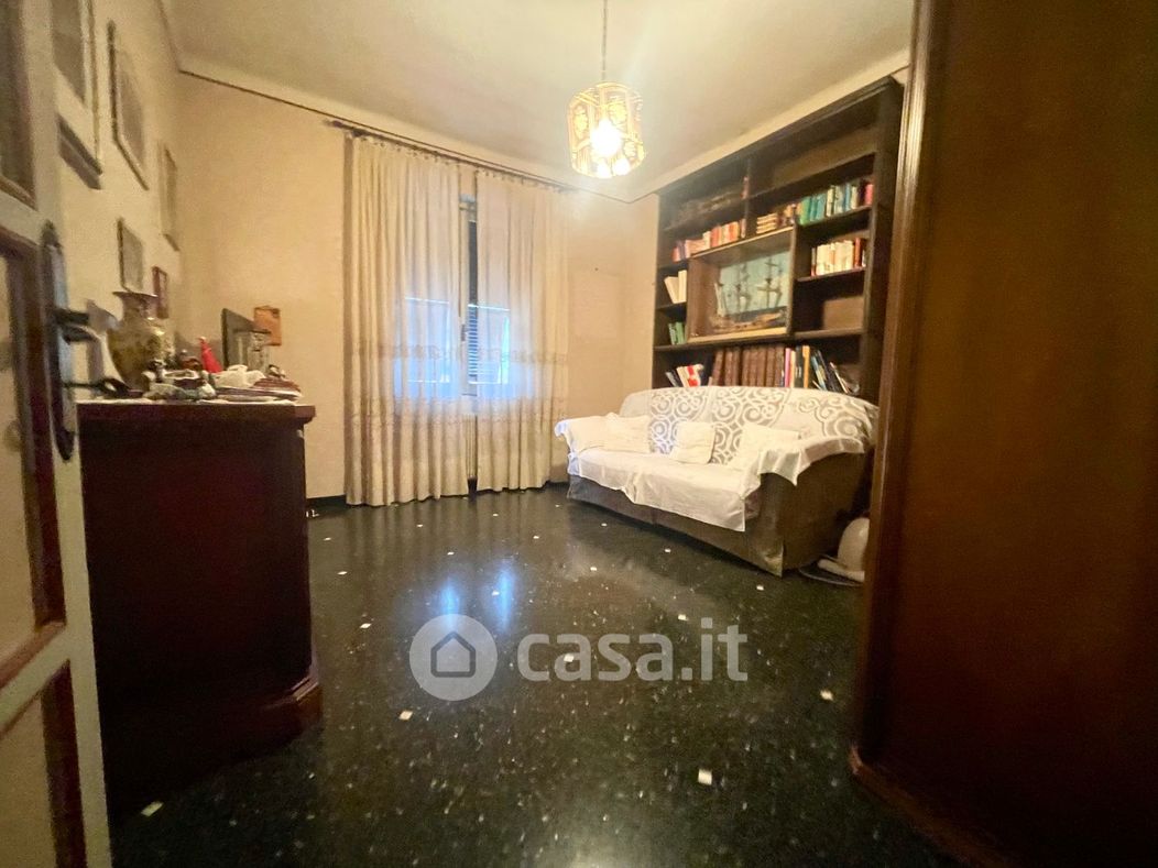 Appartamento in Vendita in Via Val D'Astico 32 a Genova