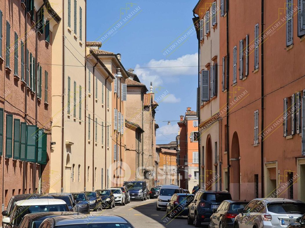 Appartamento in Vendita in Via del Muro a Modena