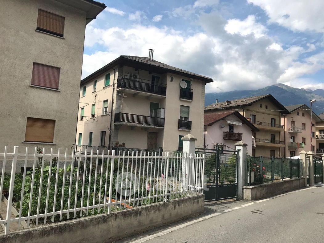 Appartamento in Vendita in Strada Voison a Aosta