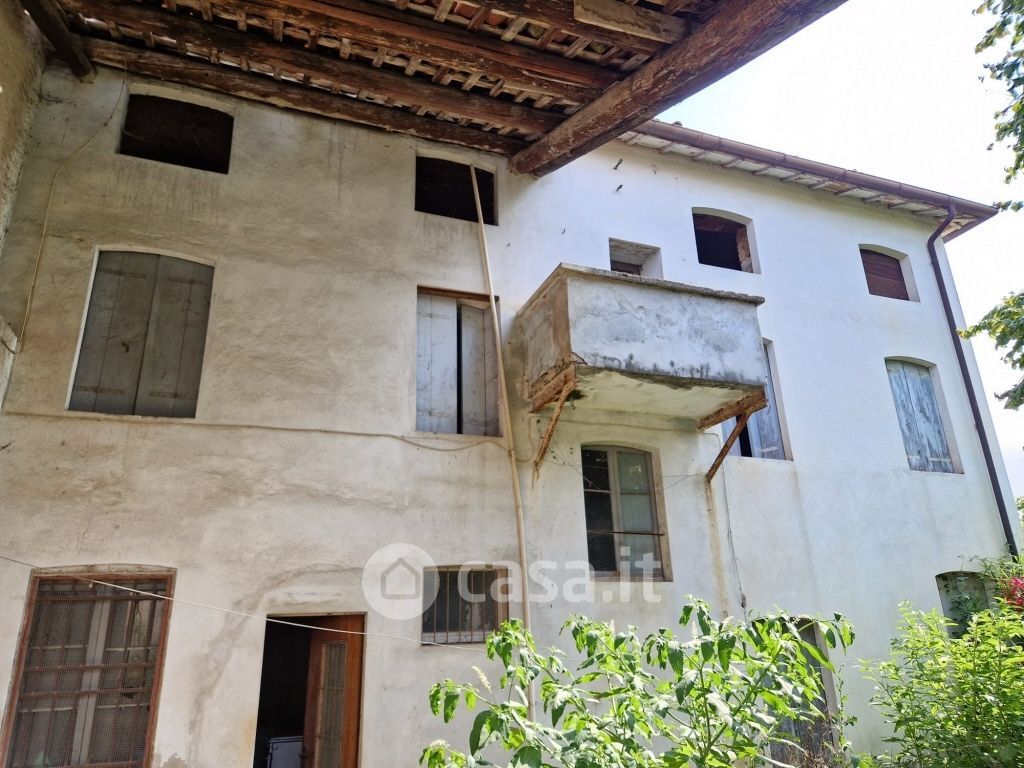 Villa in Vendita in Via Roma a Chiuppano