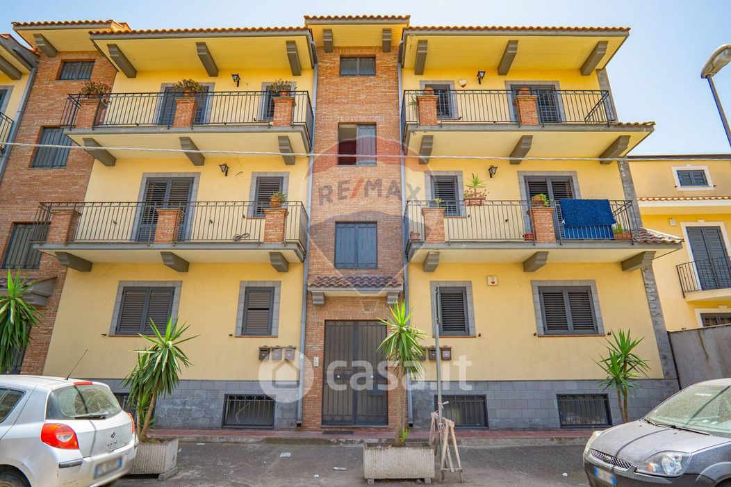 Appartamento in Vendita in Via A. Tripoli 26 a Camporotondo Etneo