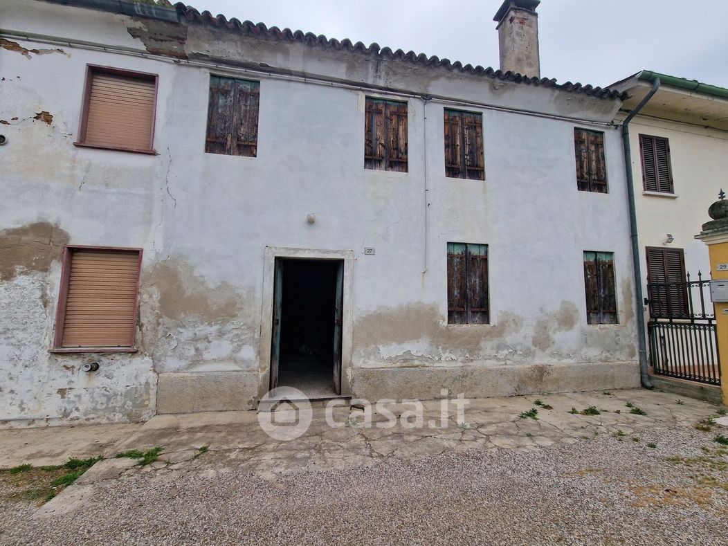 Casa Bi/Trifamiliare in Vendita in Via Bernardine di Sopra 1 a Albaredo d'Adige