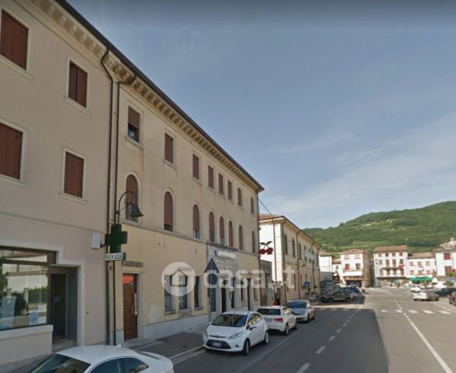 Negozio/Locale commerciale in Vendita in Via Roma 6 a Montecchia di Crosara