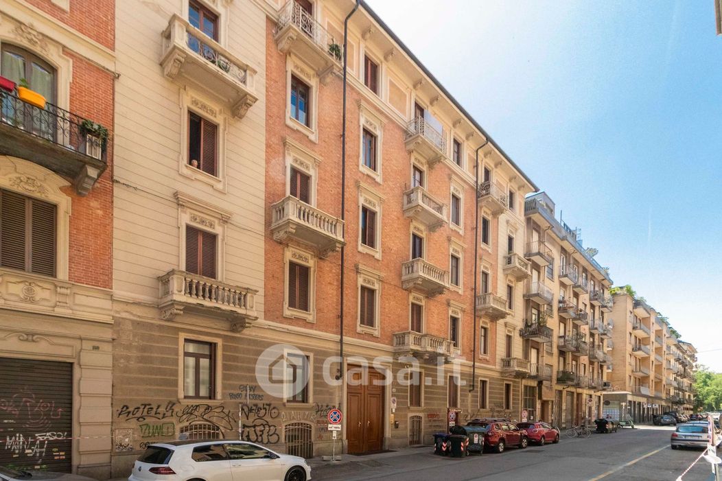 Appartamento in Vendita in Via Santa Giulia 10 a Torino