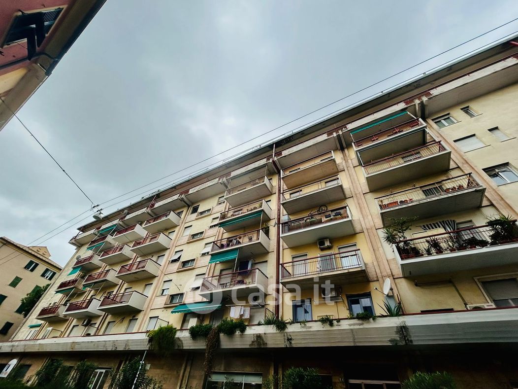 Appartamento in Vendita in Via Chiaravagna a Genova