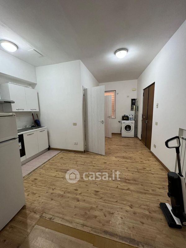 Appartamento in Affitto in Via Livorno a Roma
