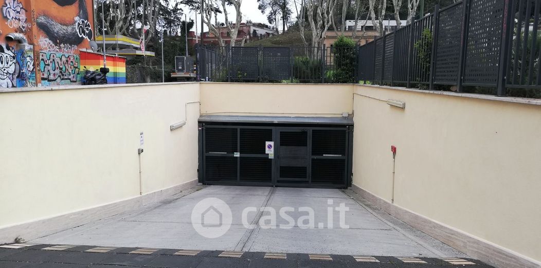 Garage/Posto auto in Affitto in Via Alessandro Volta 62 a Roma