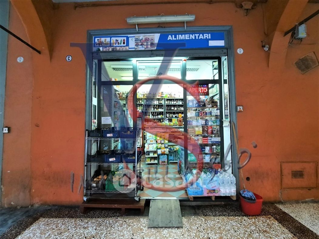 Negozio/Locale commerciale in Vendita in Via Broccaindosso 71 /d a Bologna