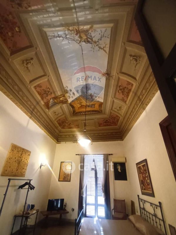 Appartamento in Vendita in Via Dante 33 a Palermo