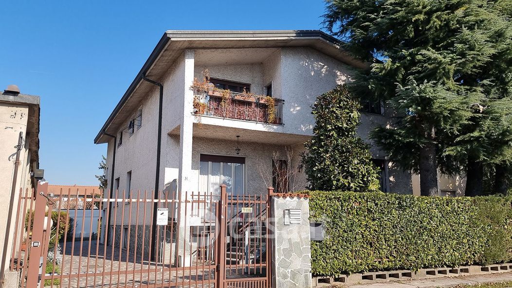 Casa Bi/Trifamiliare in Vendita in Vai Botticelli a Monza