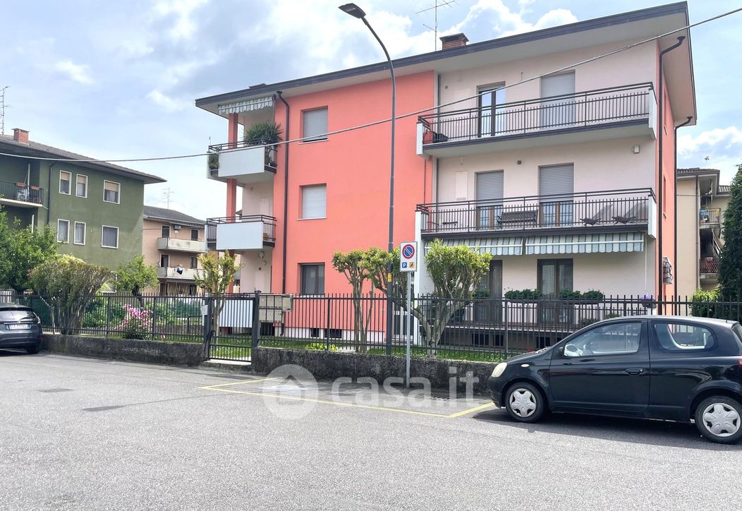 Appartamento in Vendita in Via Cecco Angiolieri a Castel d'Azzano