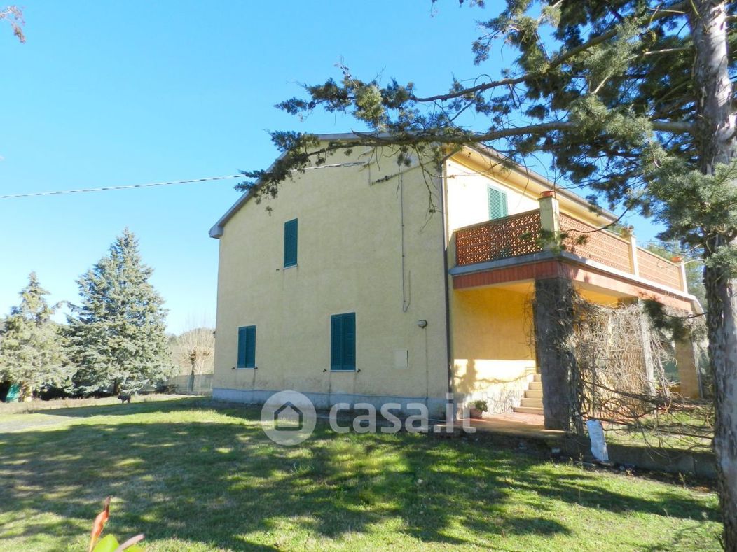 Casa Bi/Trifamiliare in Vendita in Strada Provinciale dei Quattro Comuni a Montecatini Val di Cecina