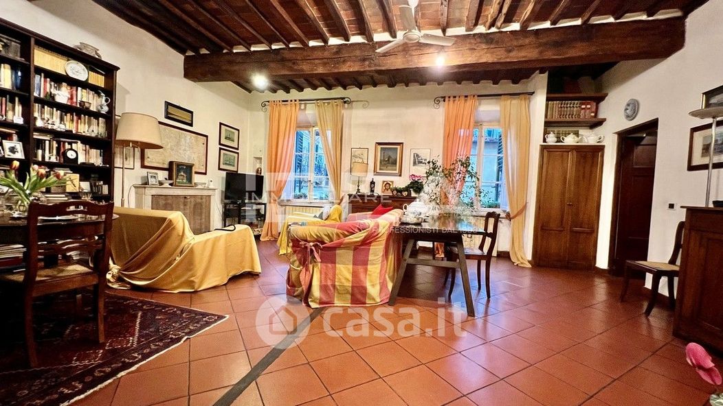 Appartamento in Vendita in Via San Donnino a Lucca