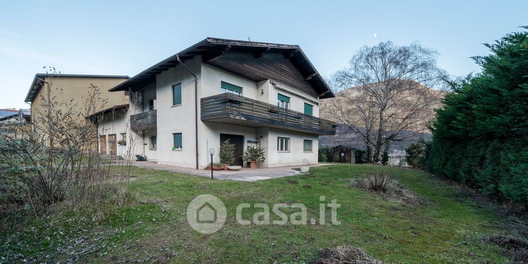 Villa in Vendita in Via Berlina 8 a Trento