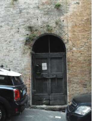 Negozio/Locale commerciale in Vendita in Via Giovanni Duprè 122 a Siena