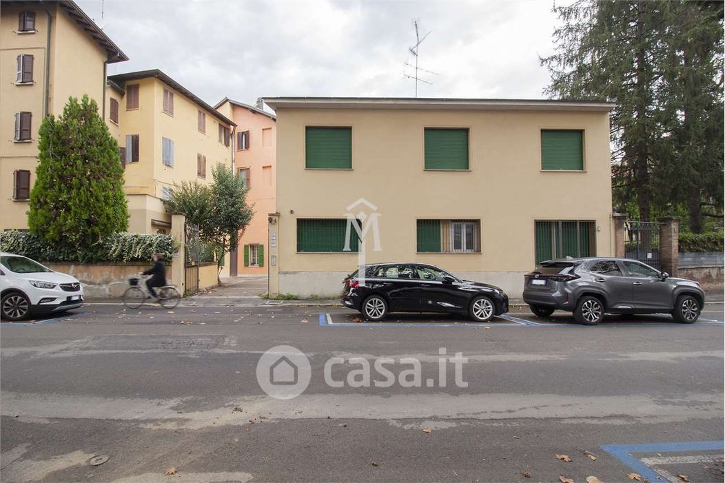 Palazzo in Vendita in Viale Monte Grappa 29 a Reggio Emilia