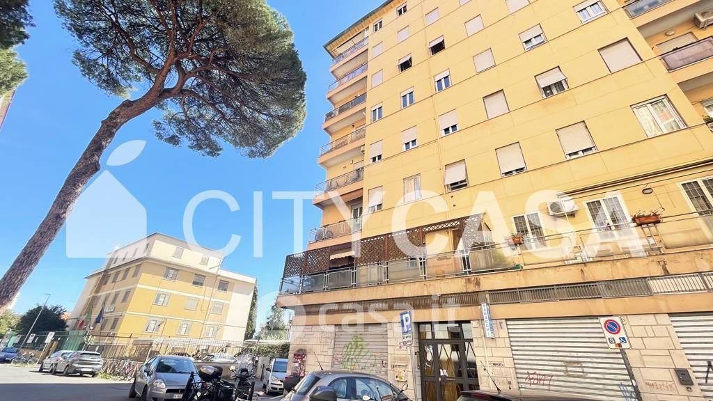 Appartamento in Vendita in Via Giovanni de Agostini a Roma