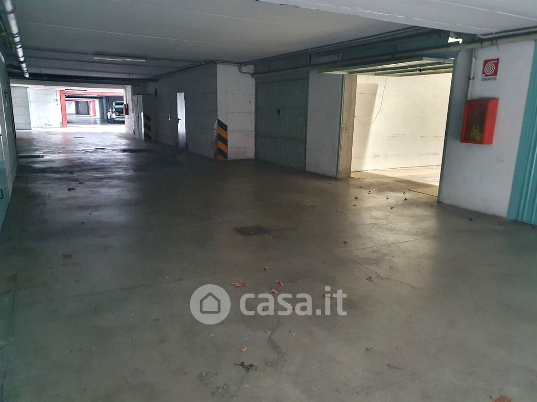 Garage/Posto auto in Vendita in Via Isonzo 4 a Sesto San Giovanni