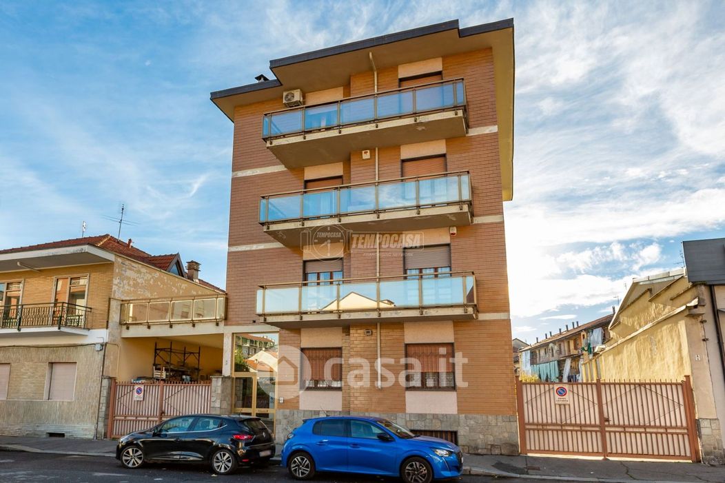 Appartamento in Vendita in Via Fernando De Rosa a Torino