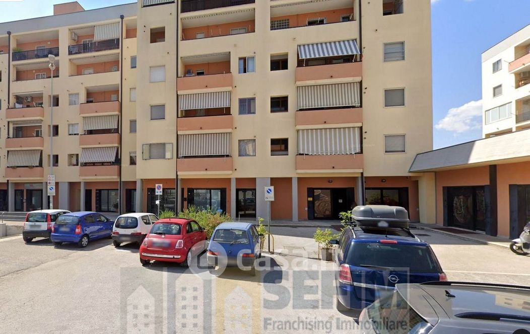 Negozio/Locale commerciale in Affitto in Via Brindisi a Matera