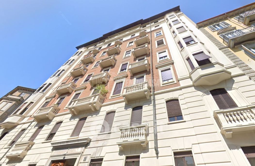 Appartamento in Vendita in Corso Re Umberto 78 a Torino