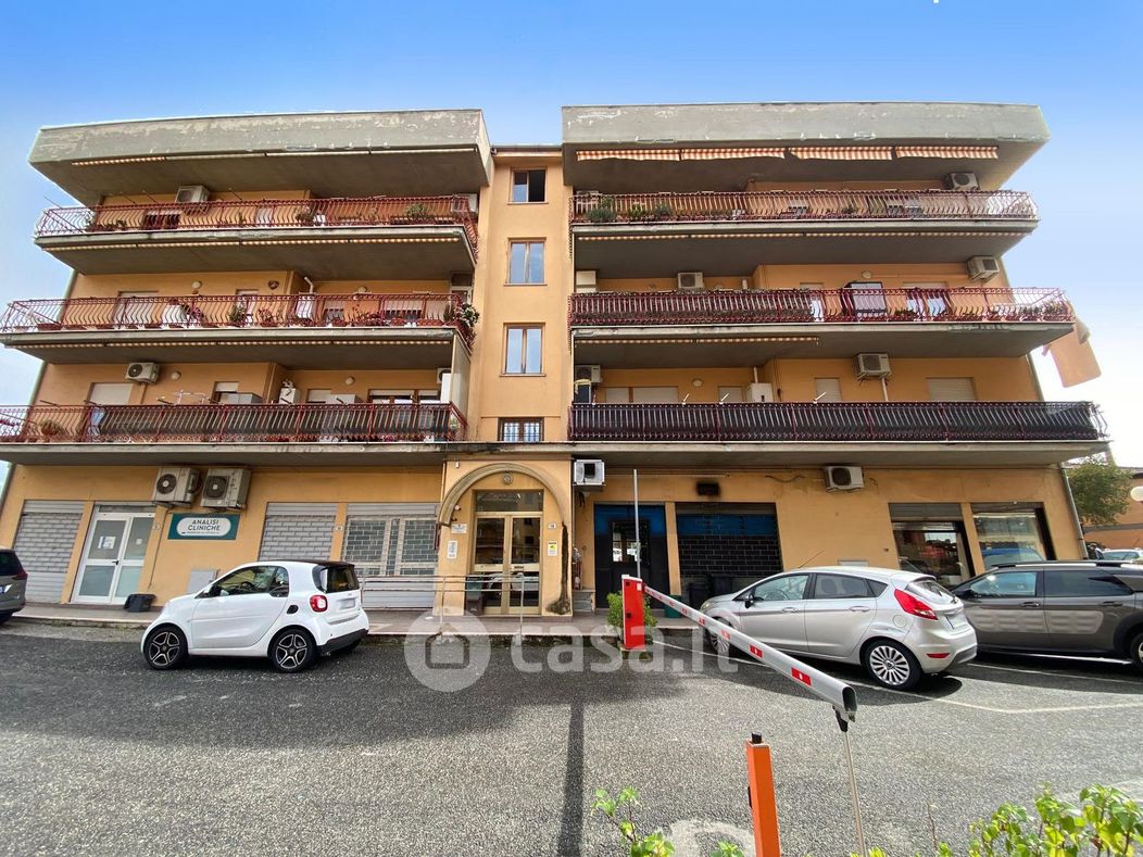 Appartamento in Affitto in Via Servilia 18 a Fara in Sabina