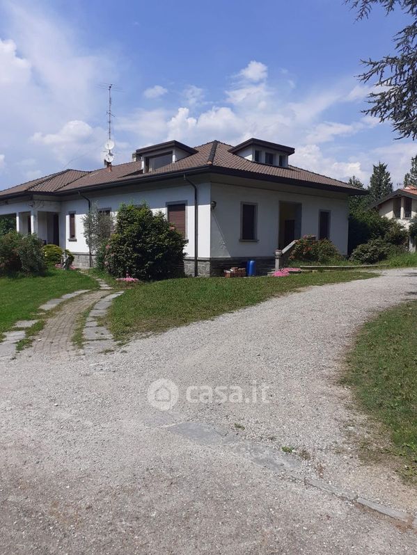 Villa in Vendita in Via GENERAL CANTORE 52 a Varese