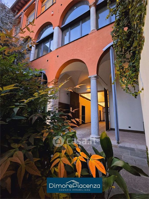 Appartamento in Vendita in Stradone Farnese 47 a Piacenza