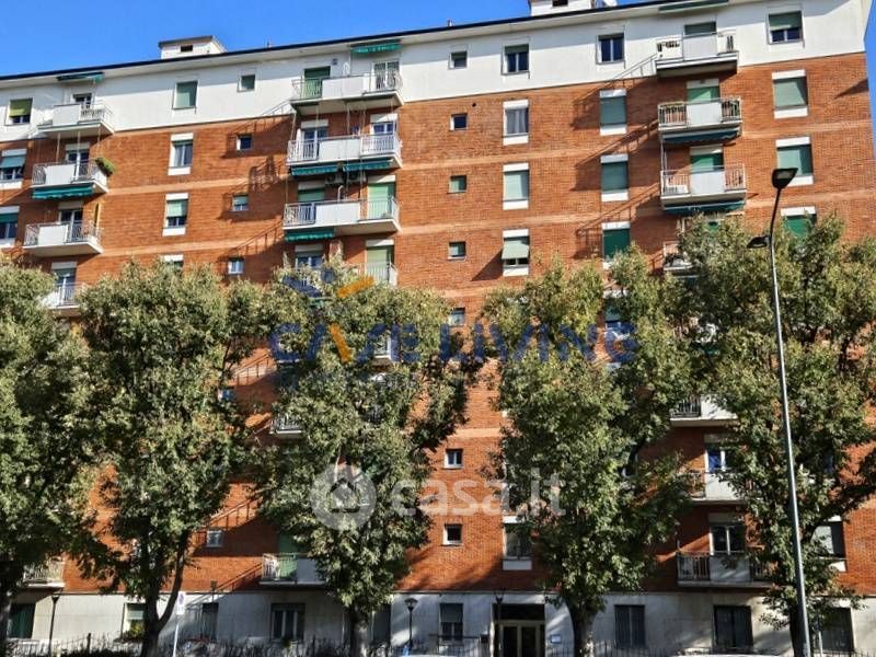 Appartamento in Vendita in Via Francesco Primaticcio 86 a Milano