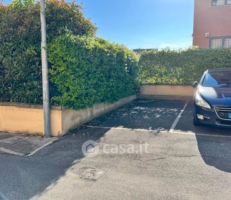 Garage/Posto auto in Vendita in Via Sant'Antonio di Padova 24 a Roma