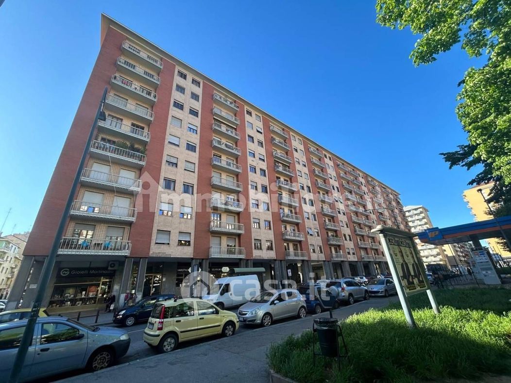Appartamento in Vendita in Piazza Carlo Montanari 168 a Torino