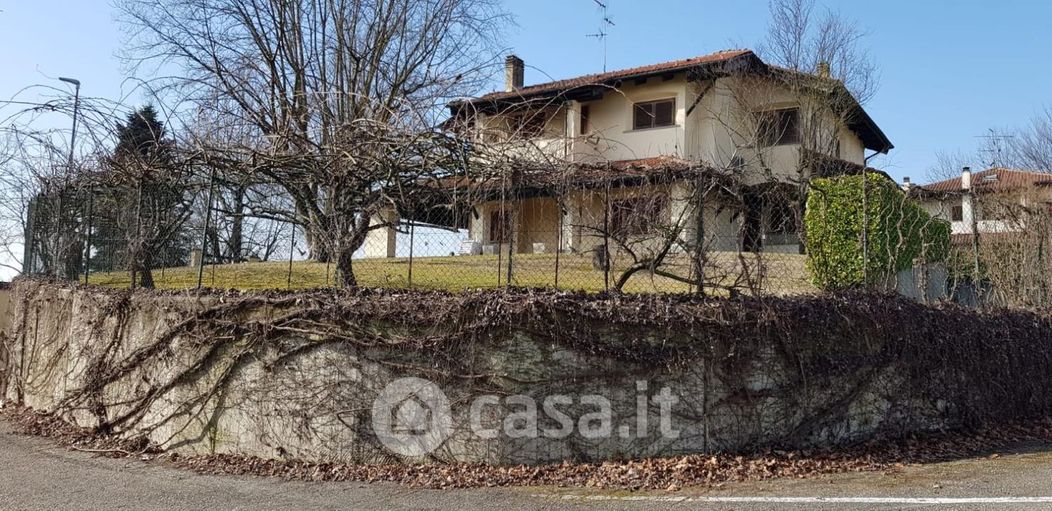 Villa in Vendita in Località Località Briccolino 192 a Asti