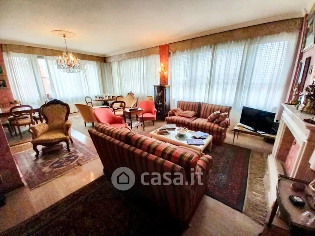 Appartamento in Vendita in Via Giuseppe Verdi a Parma