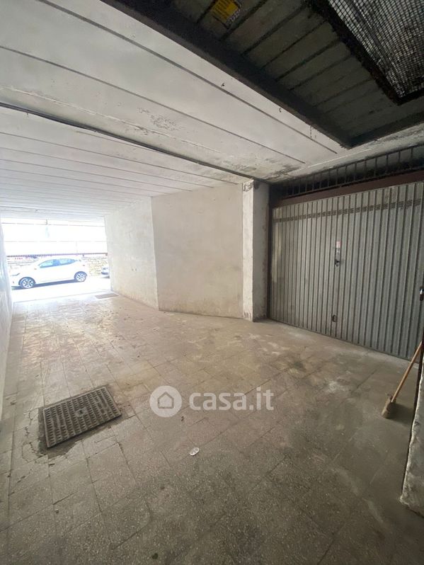 Garage/Posto auto in Vendita in Via Tiburto 43 a Tivoli
