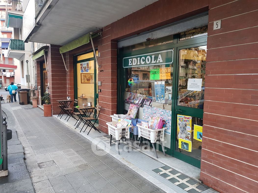 Negozio/Locale commerciale in Vendita in Piazzale della Franca 5 a Chiavari