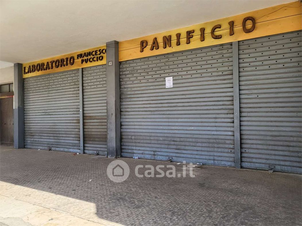 Negozio/Locale commerciale in Vendita in Piazza Armerina 41 a Palermo