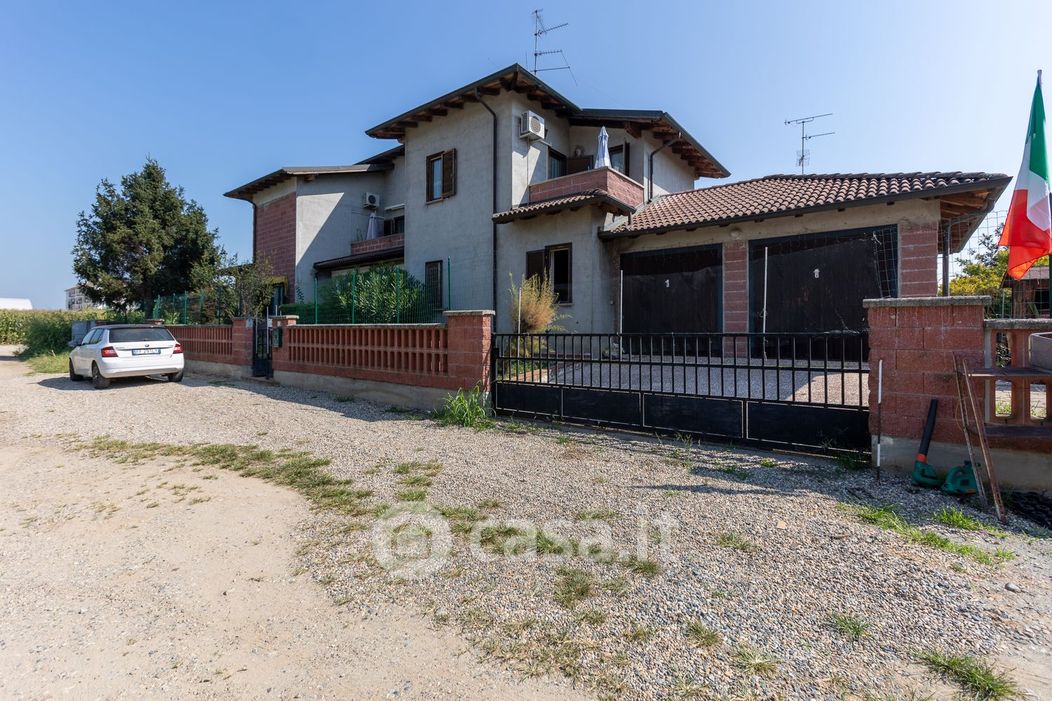 Casa Bi/Trifamiliare in Vendita in Via spagna 15 a Vercelli