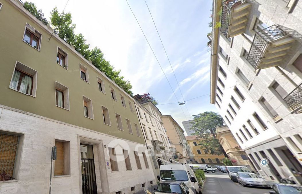 Appartamento in Vendita in Via Pompeo Litta 8 a Milano