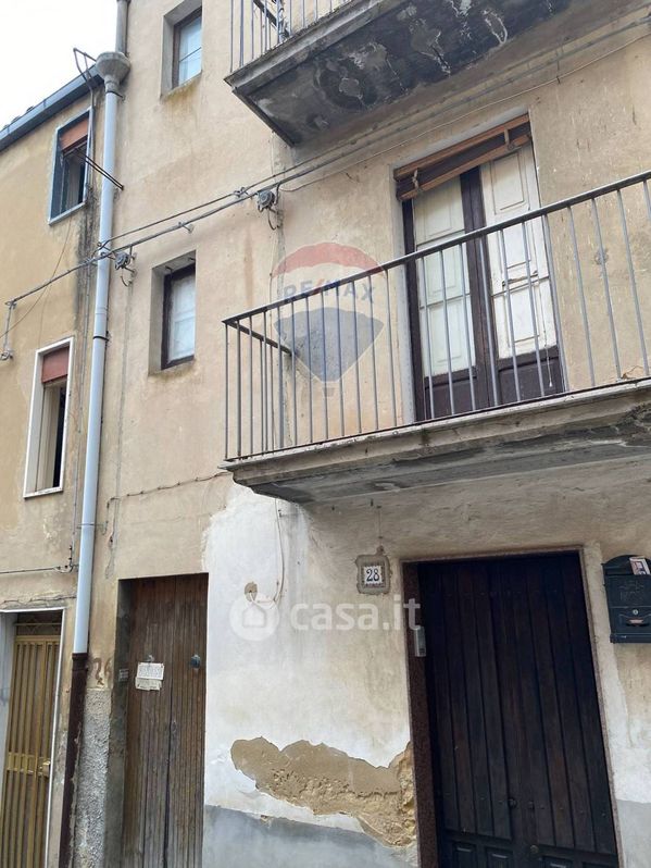 Casa Bi/Trifamiliare in Vendita in Via de Caro 26 a Caltagirone