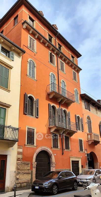 Appartamento in Vendita in Via Ponte Pietra a Verona