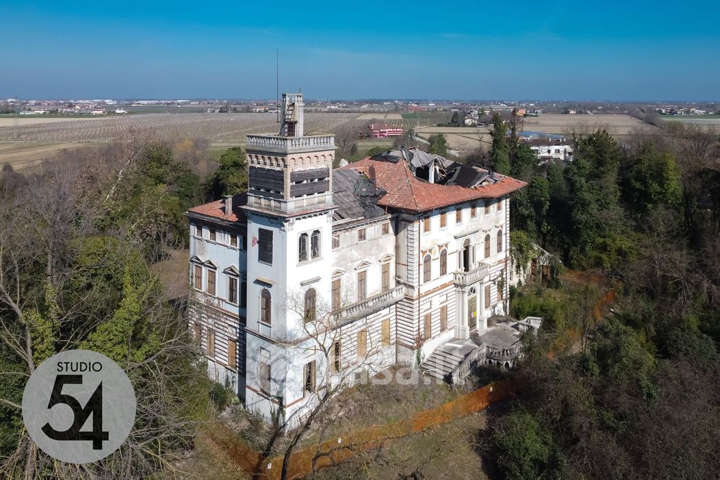 Villa in Vendita in Via Attilio Basso a San Donà di Piave