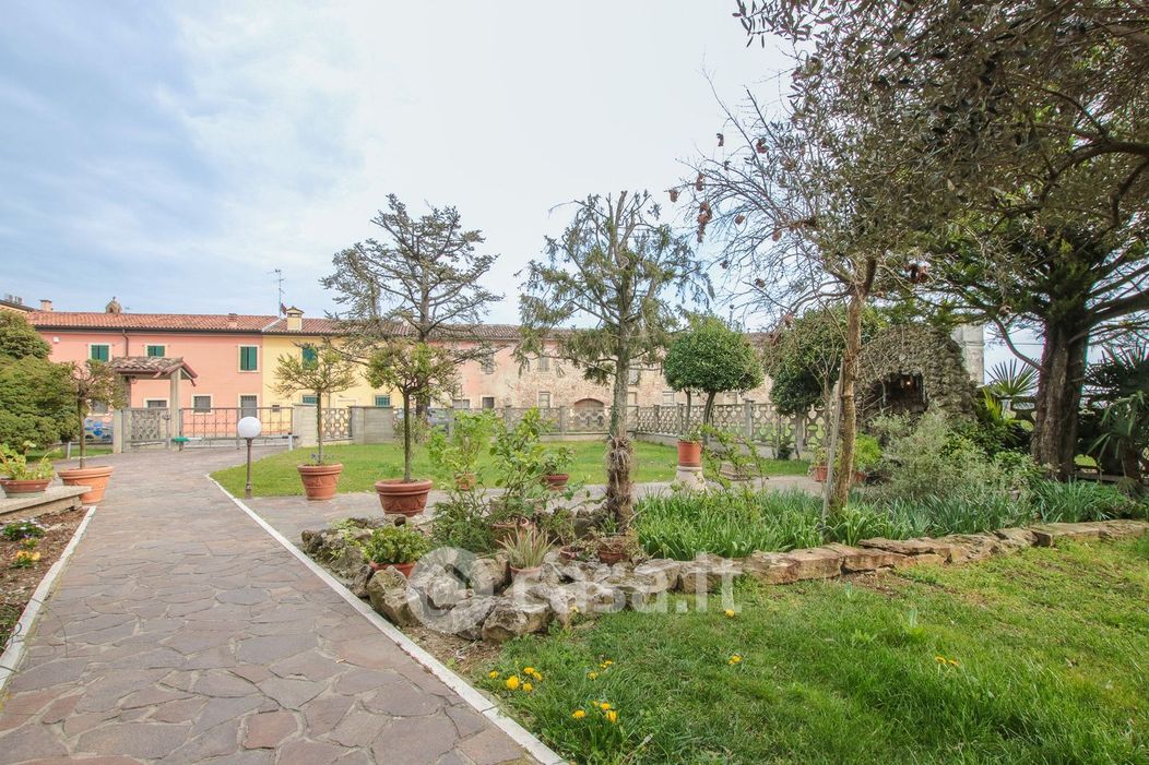 Casa Bi/Trifamiliare in Vendita in Via Nogarole a Povegliano Veronese