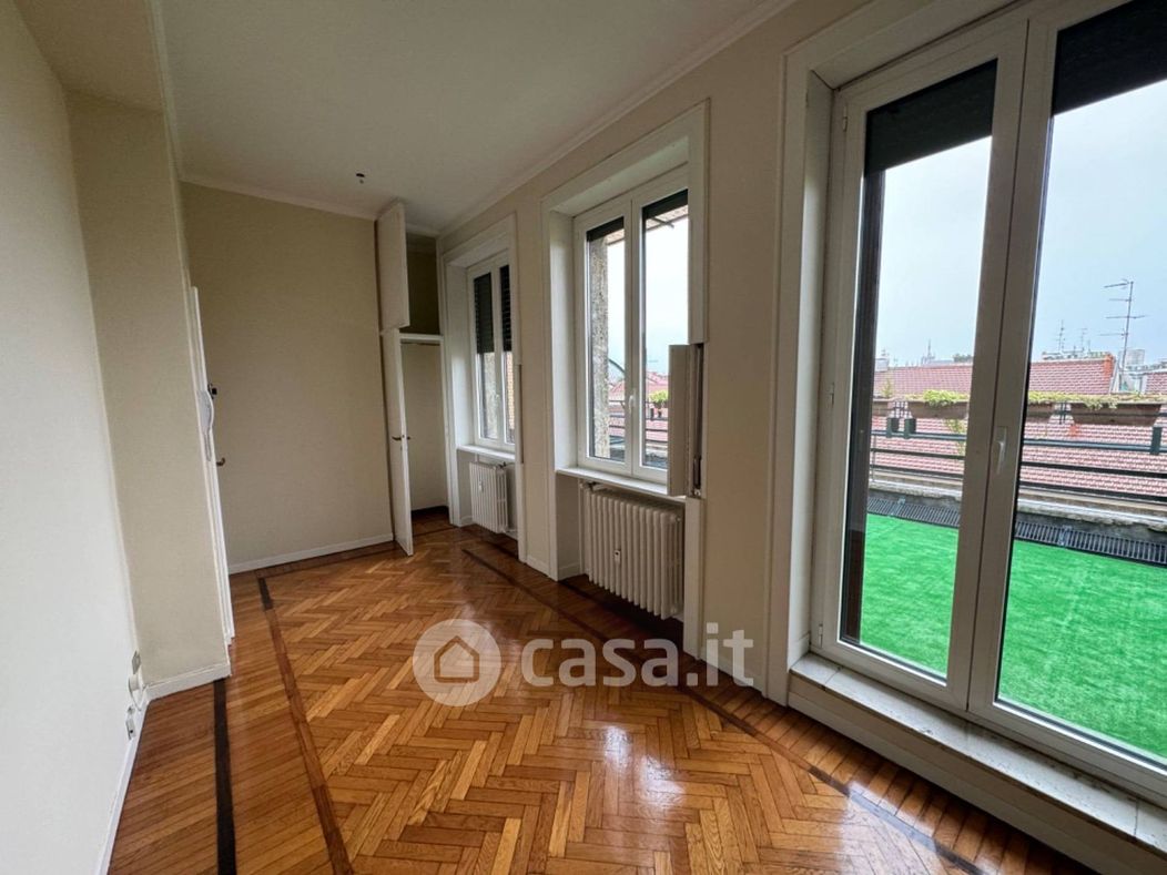 Appartamento in Affitto in Via Giosuè Carducci a Milano