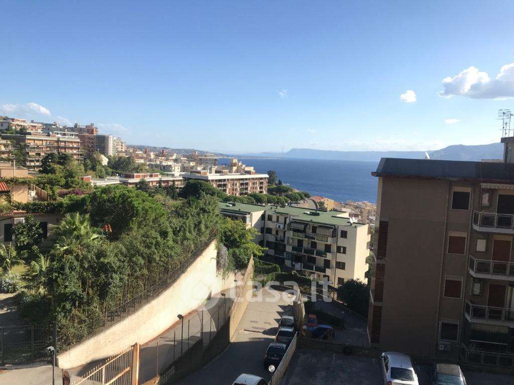 Appartamento in Vendita in Strada Panoramica dello Stretto a Messina