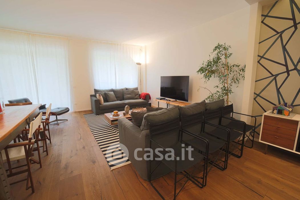 Appartamento in Affitto in Via Francesco Melzi d'Eril 18 a Milano