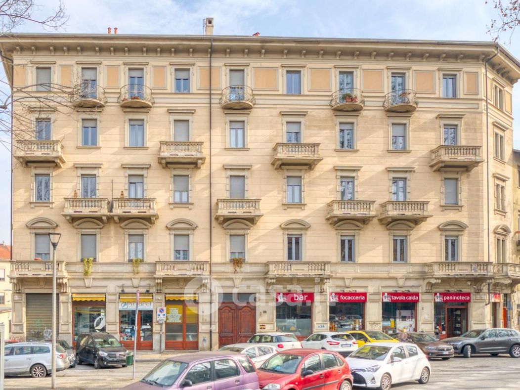 Appartamento in Vendita in Via Masserano 2 a Torino