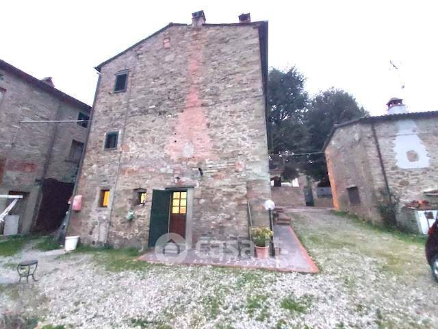 Casa indipendente in Vendita in Località Palazzo del Pero a Arezzo