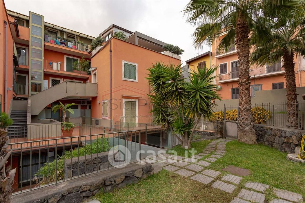 Appartamento in Vendita in Via Maria Gianni a Catania